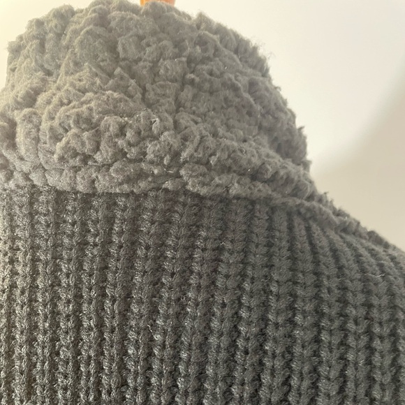 NWOT Soft Surroundings Faux Fur Sweater Vest - Picture 3 of 8